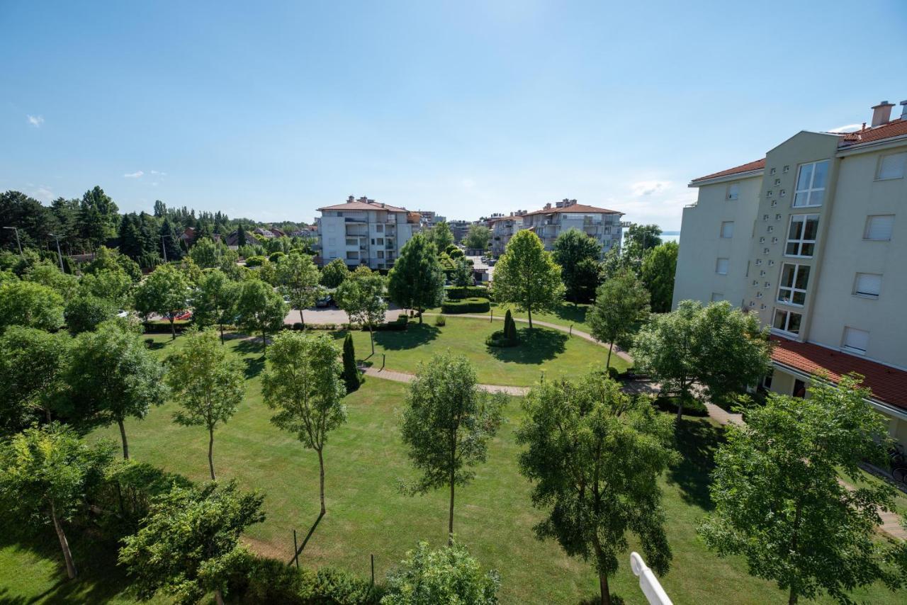 Lakeside Family Apartment Siofok Exterior photo