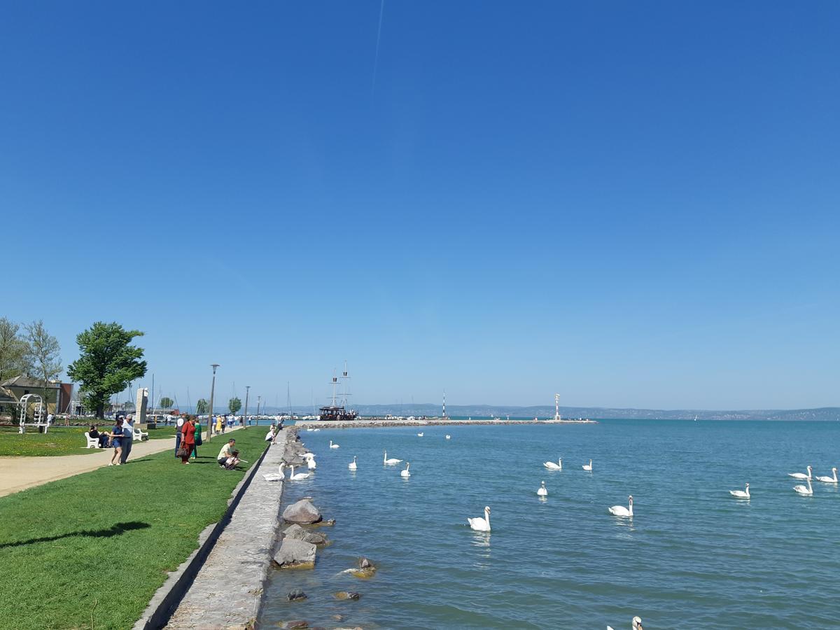 Lakeside Family Apartment Siofok Exterior photo